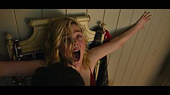 Actress - Elle Fanning: Movie - Margo's Got Money Troubles